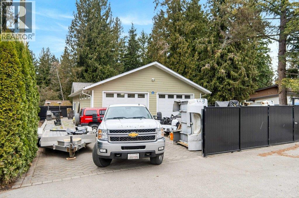 1 Wolfe Street, Sicamous