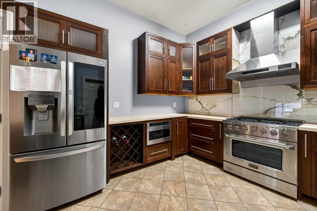 1 Wolfe Street, Sicamous