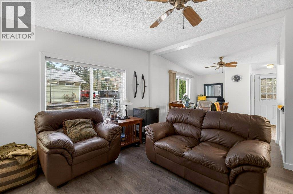 1 Wolfe Street, Sicamous