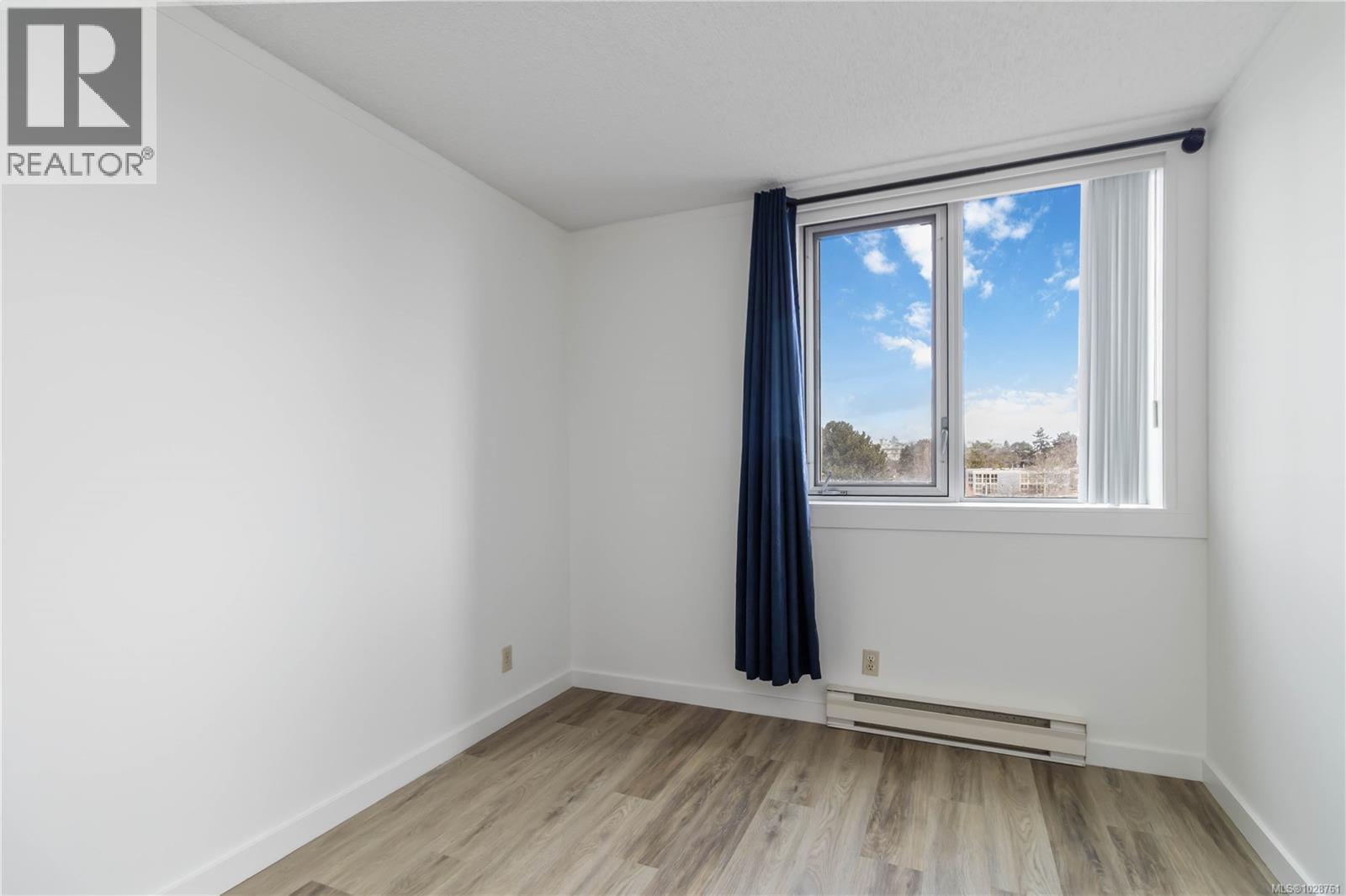 #706 325 Maitland St - 14