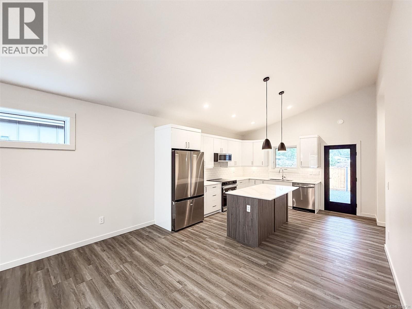 #16 3025 ROYSTON RD - 13