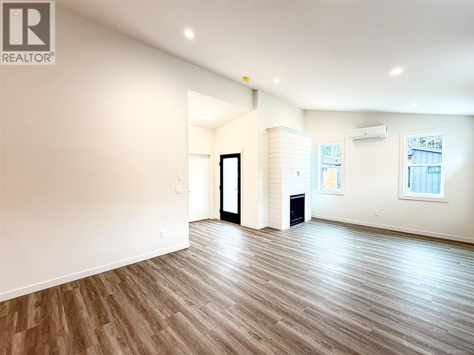 #16 3025 ROYSTON RD - 6