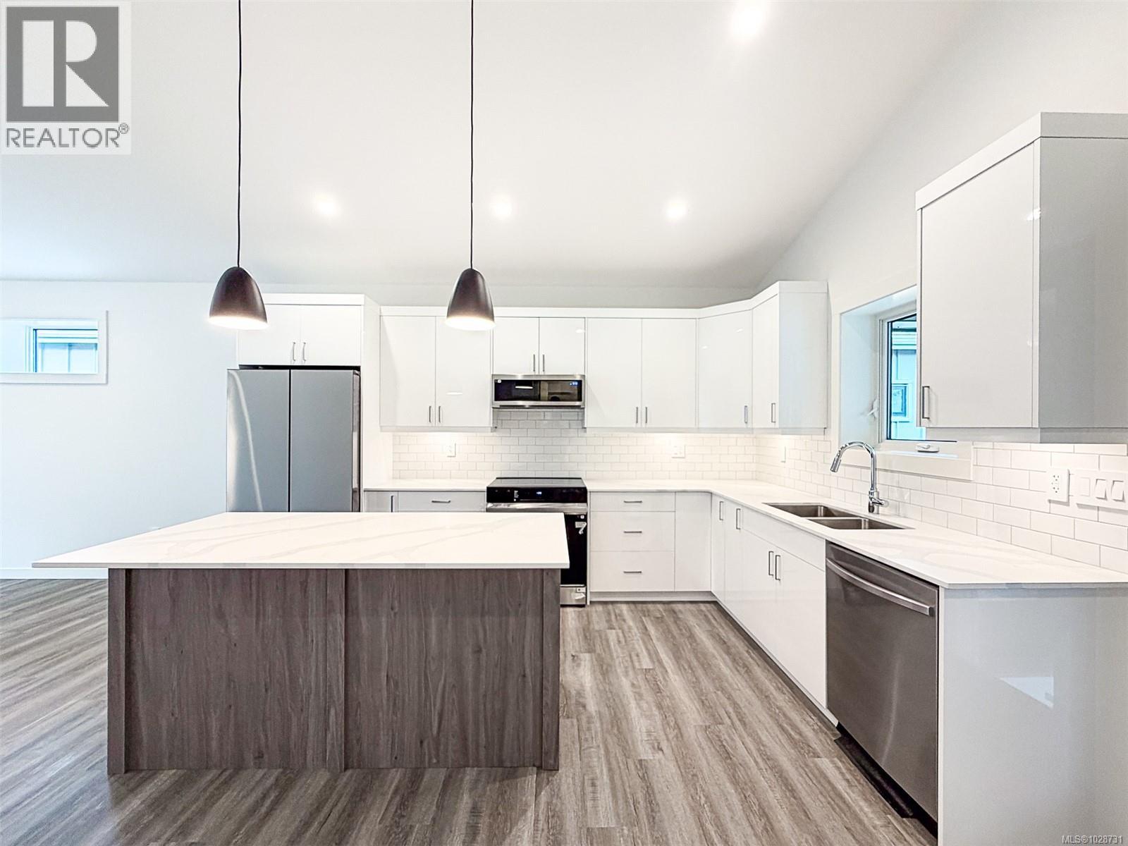 #16 3025 ROYSTON RD - 12