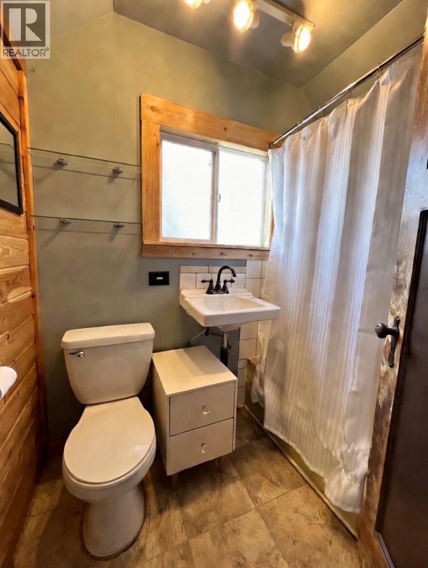 178 columbia Avenue, Castlegar