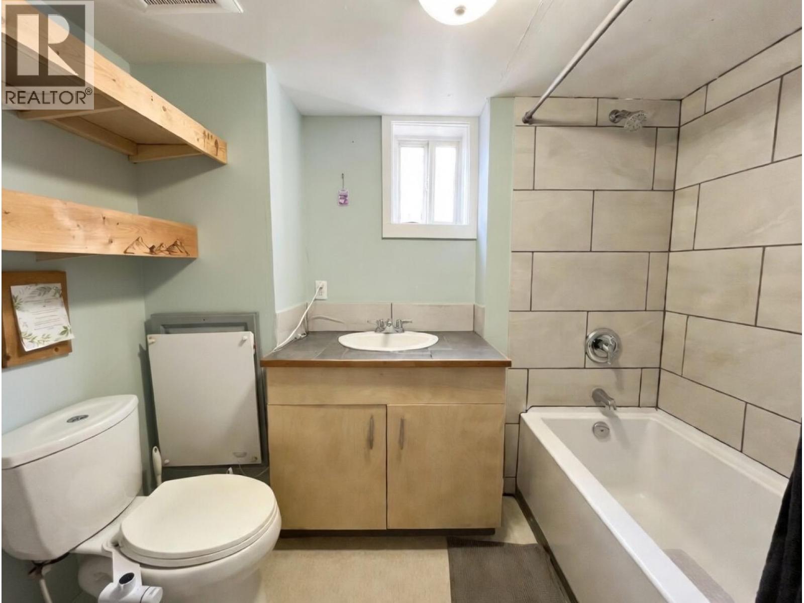 178 columbia Avenue, Castlegar