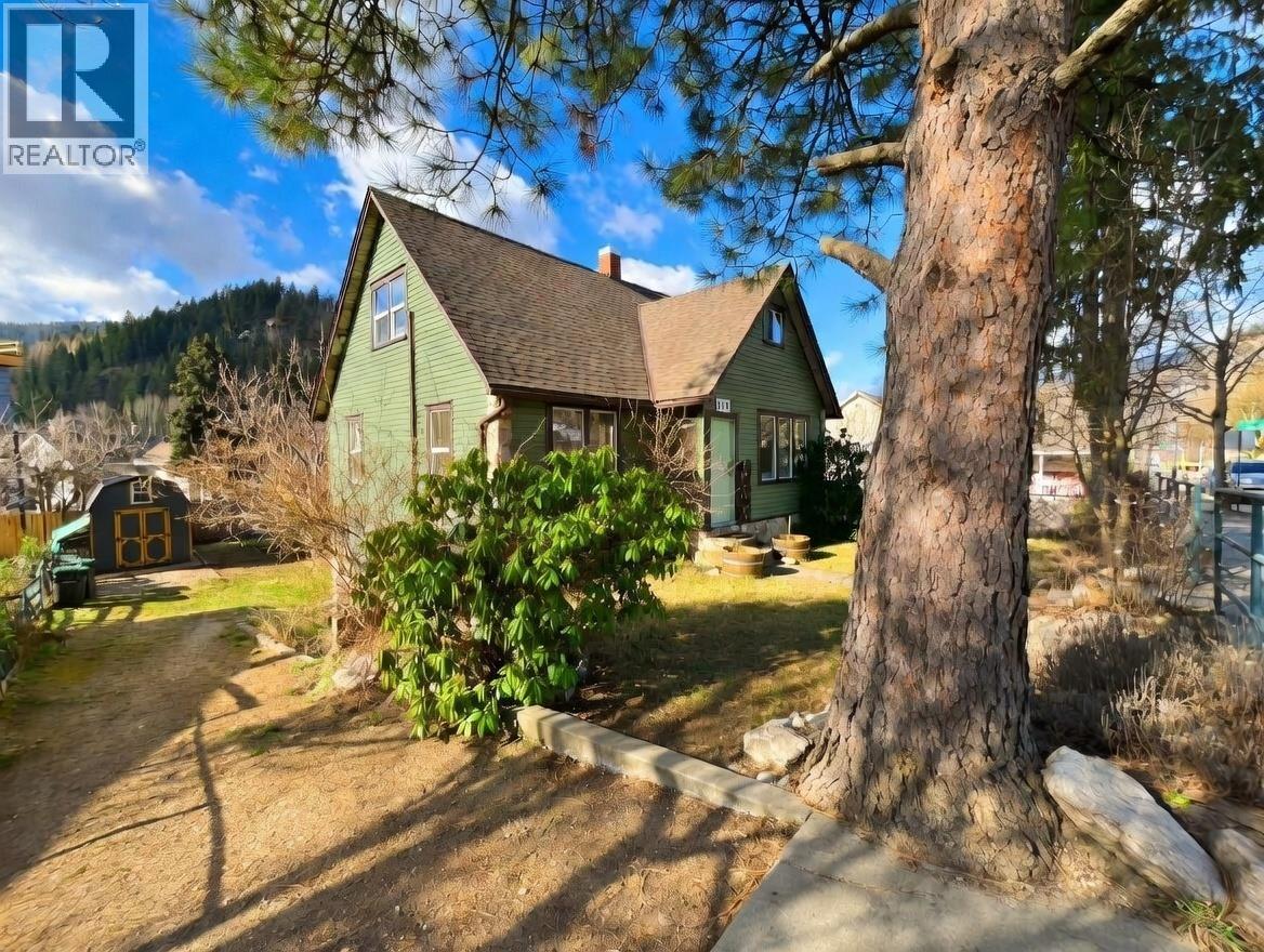 178 columbia Avenue, Castlegar