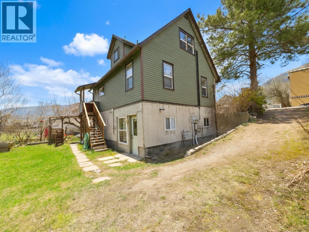 178 columbia Avenue, Castlegar