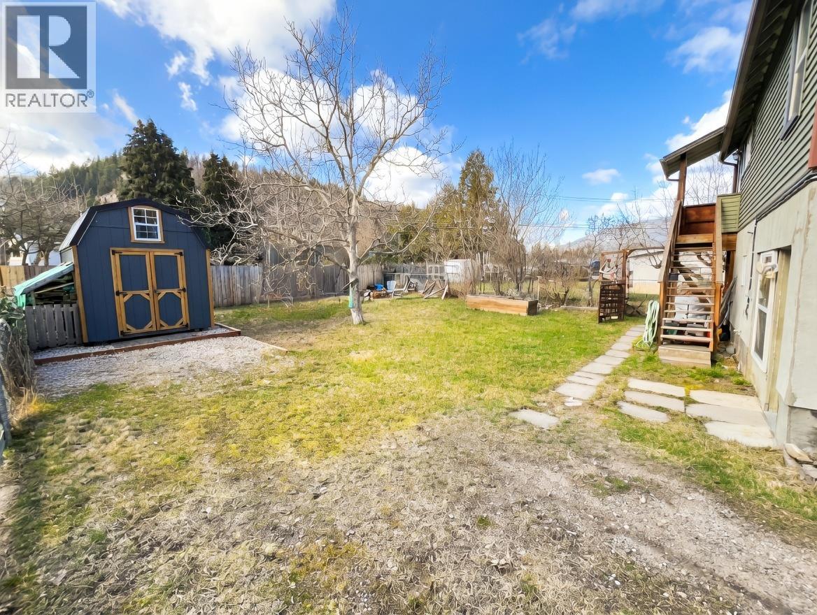 178 columbia Avenue, Castlegar