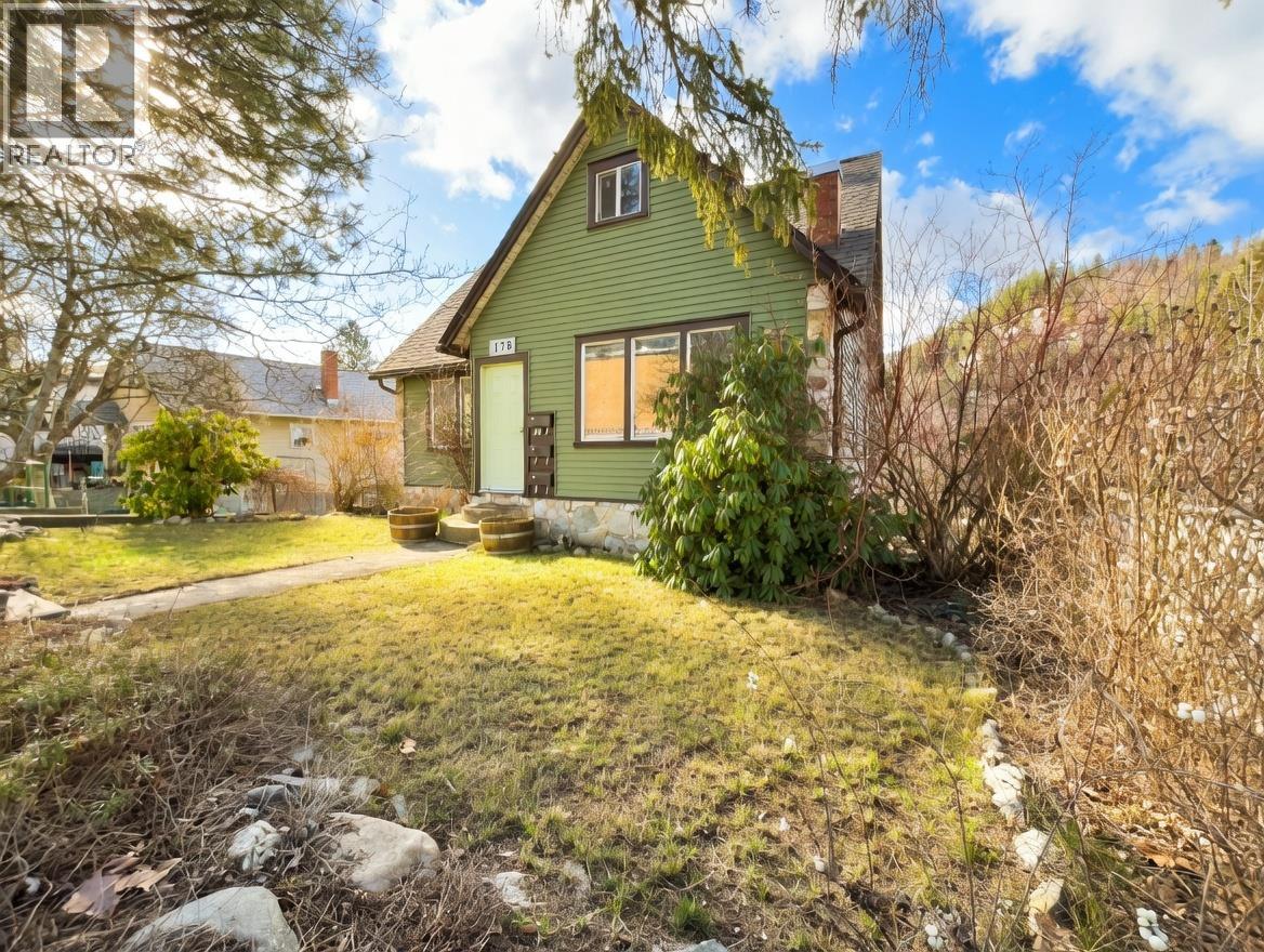 178 columbia Avenue, Castlegar