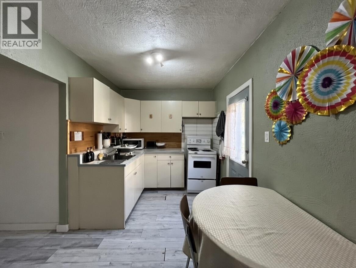 178 columbia Avenue, Castlegar