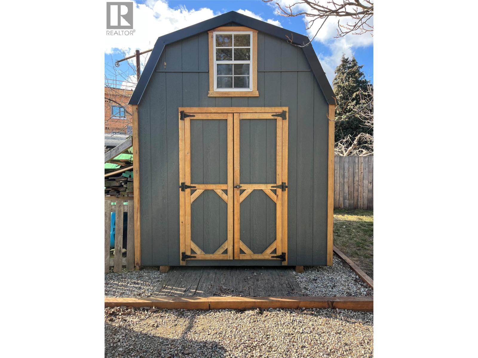 178 columbia Avenue, Castlegar