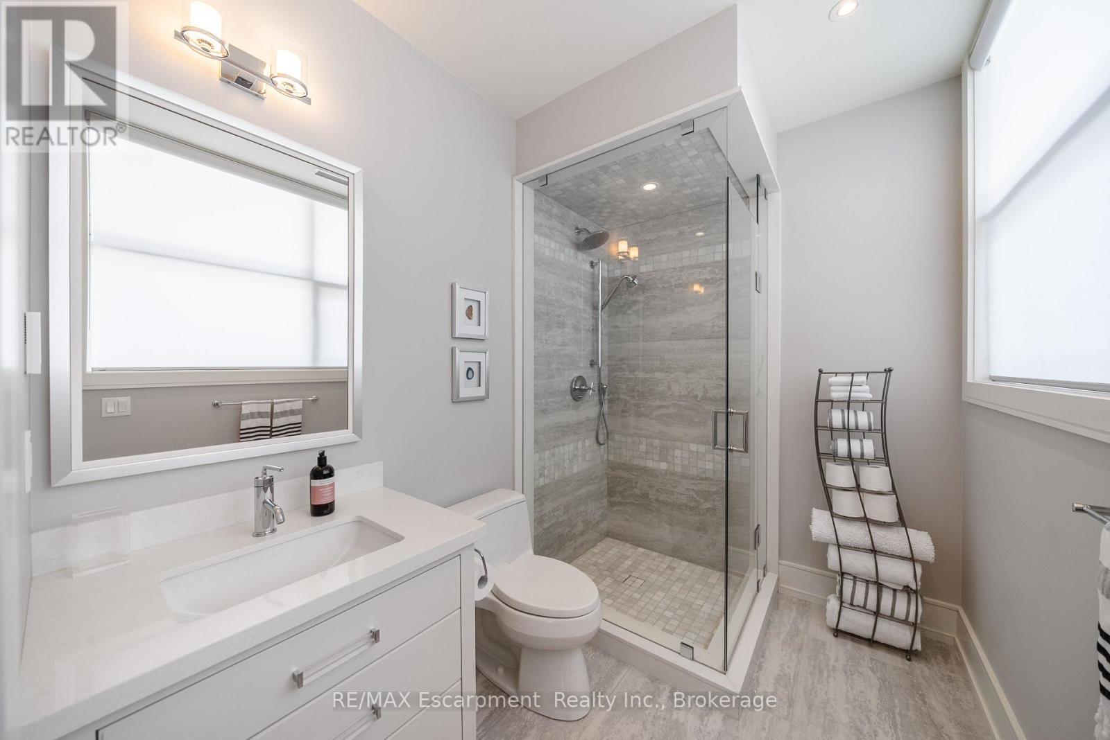 238 HART AVENUE - 31