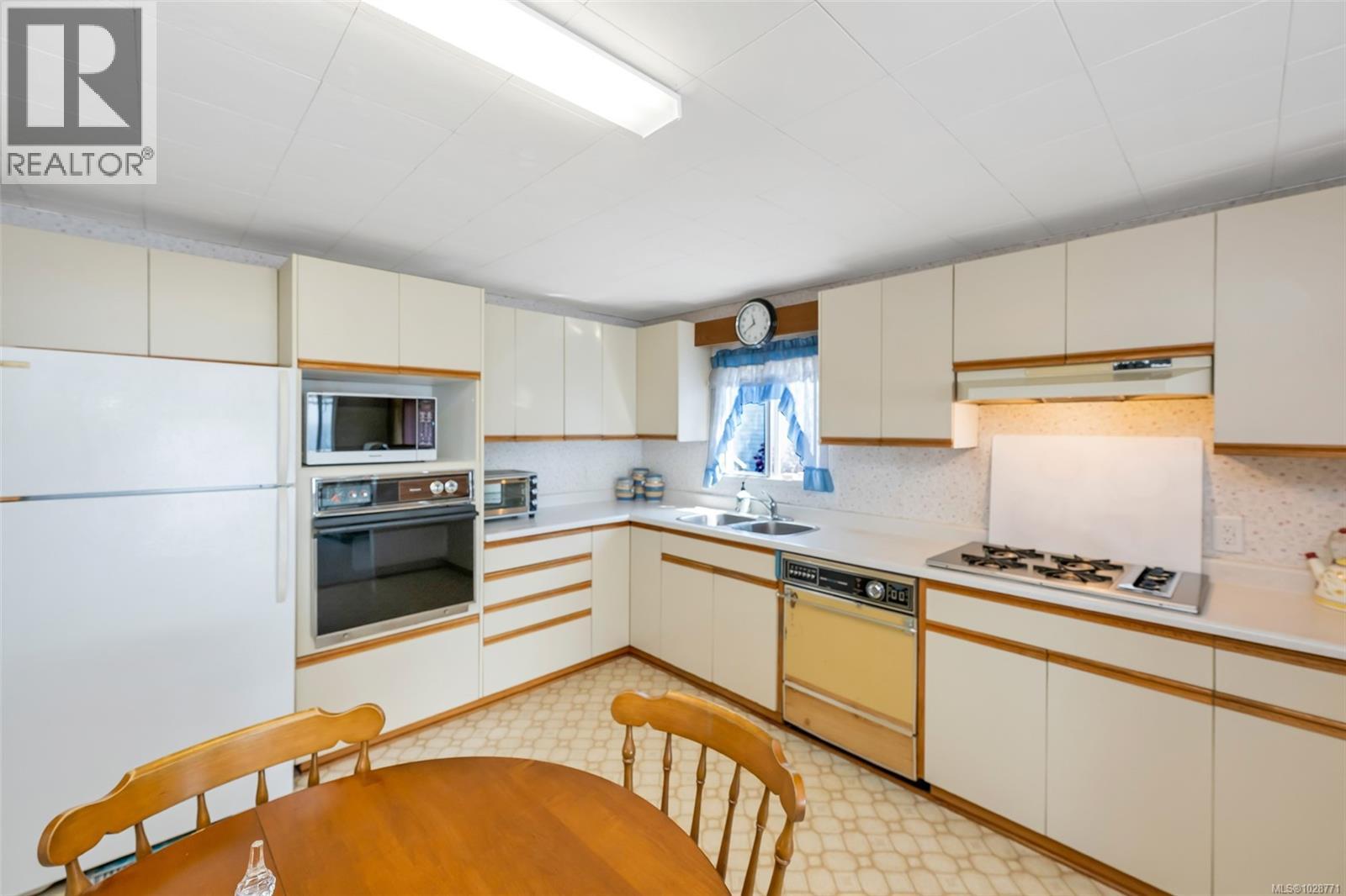 18 8177 West Coast Road, Sooke