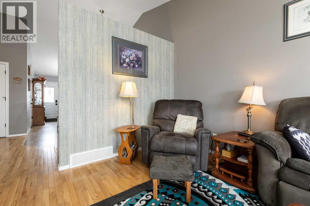 10 Hawthorne Way, Penhold