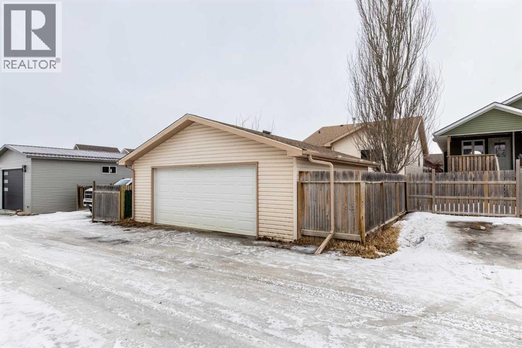 10 Hawthorne Way, Penhold