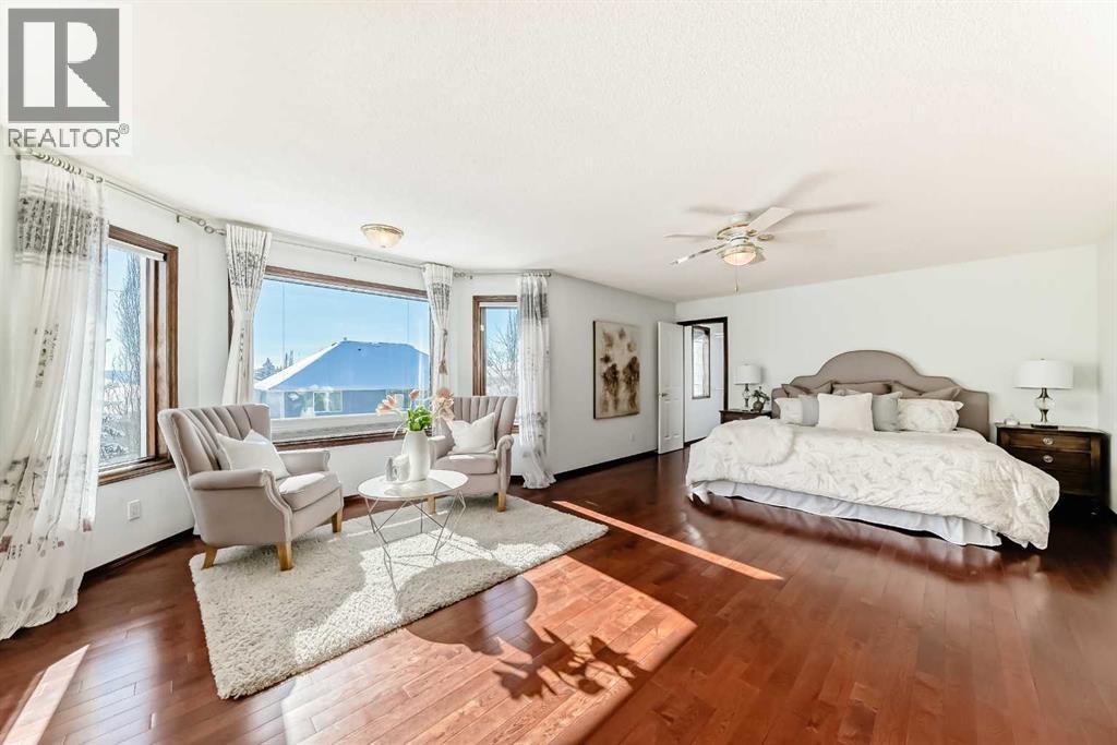 Single Family House for Sale in  Schiller Place NW Scenic Acres Calgary 