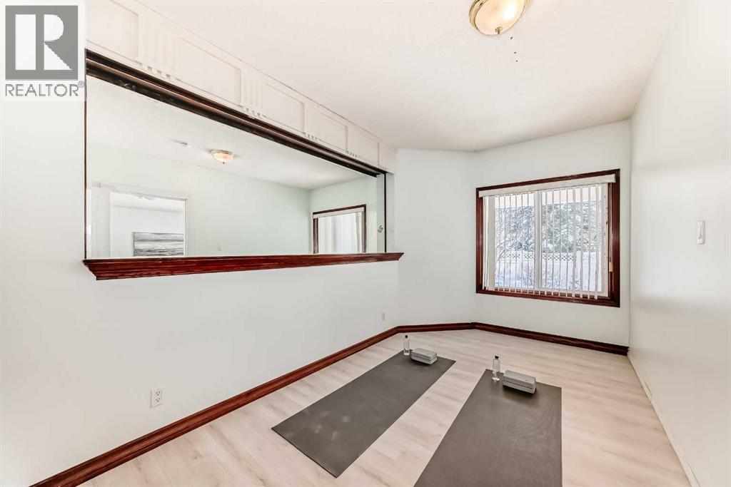 Single Family House for Sale in  Schiller Place NW Scenic Acres Calgary 