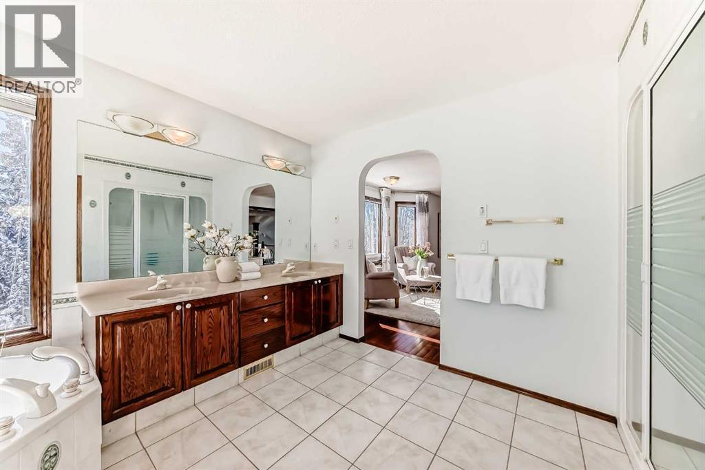 Single Family House for Sale in  Schiller Place NW Scenic Acres Calgary 