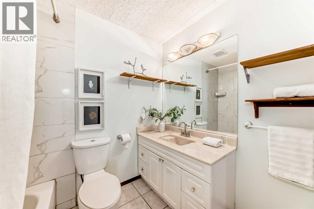 Single Family House for Sale in  Schiller Place NW Scenic Acres Calgary 