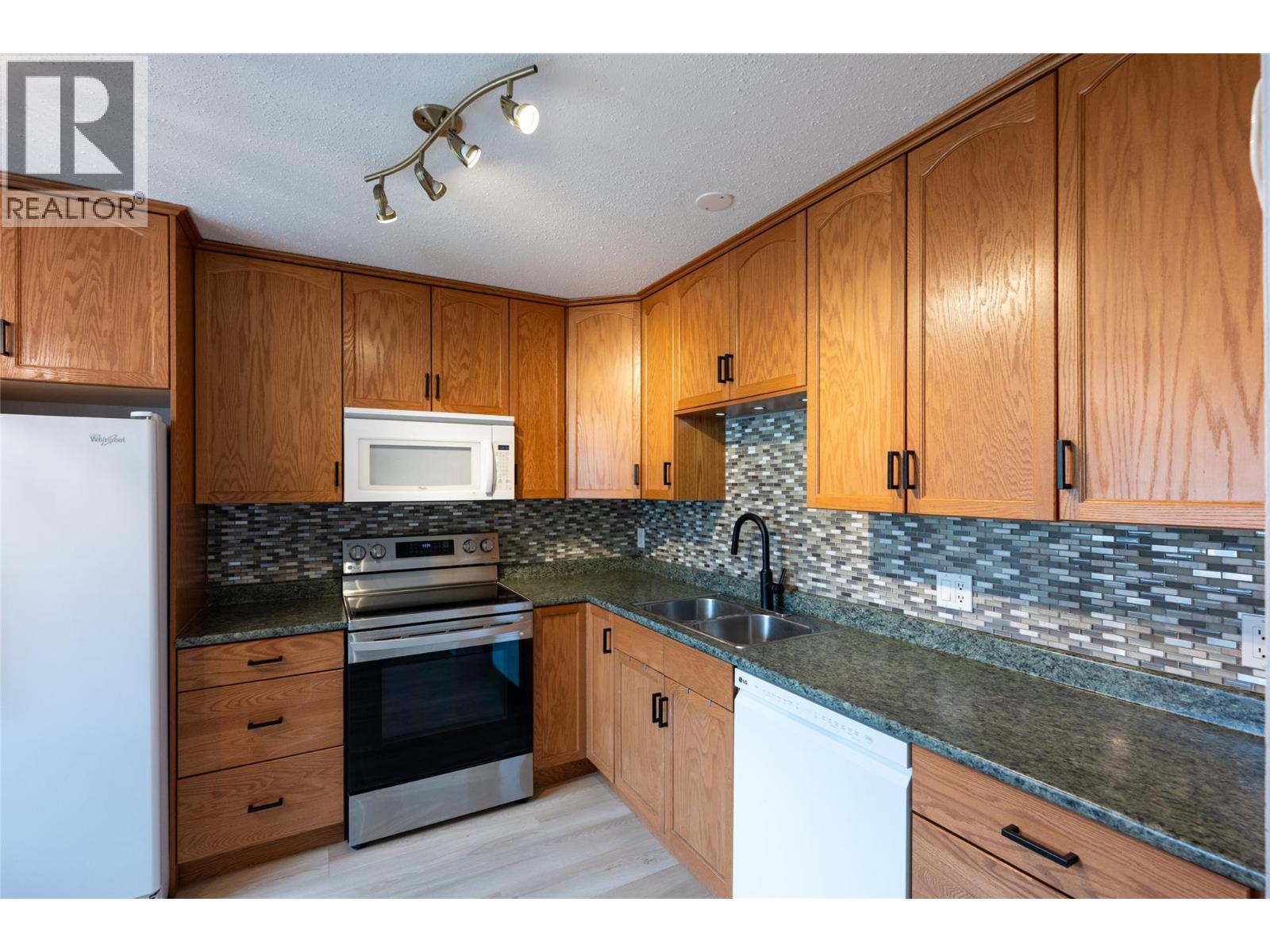 1697 GREENFIELD Avenue Unit# 10, Kamloops