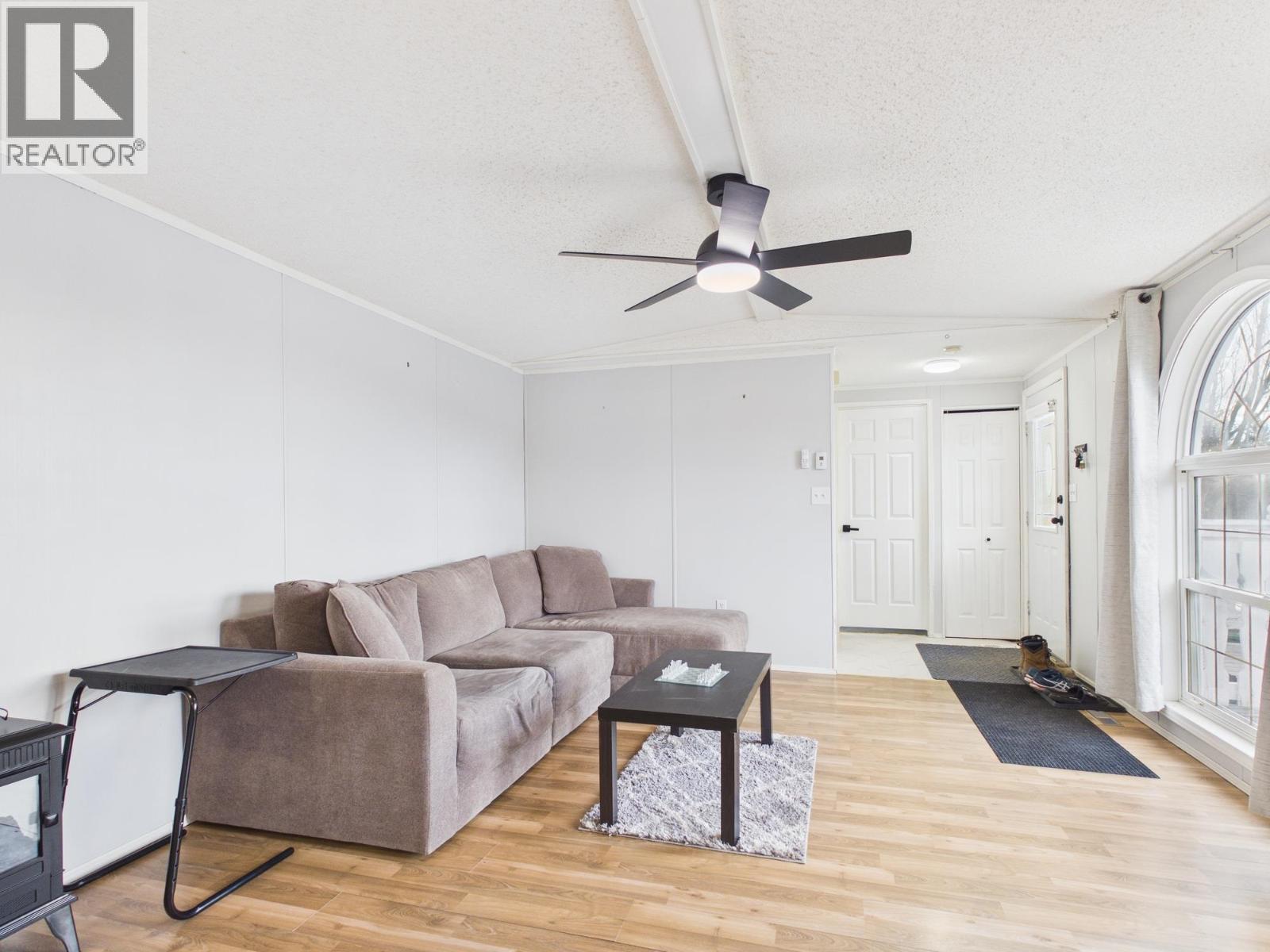 #39 997 CHILCOTIN 20 HIGHWAY - 11