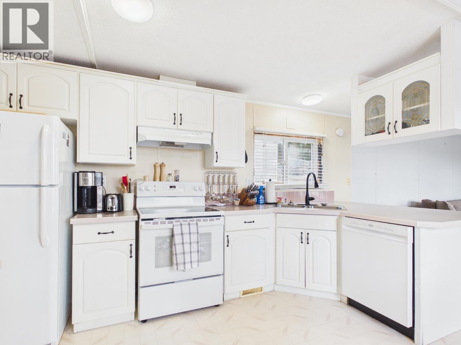 #39 997 CHILCOTIN 20 HIGHWAY - 12