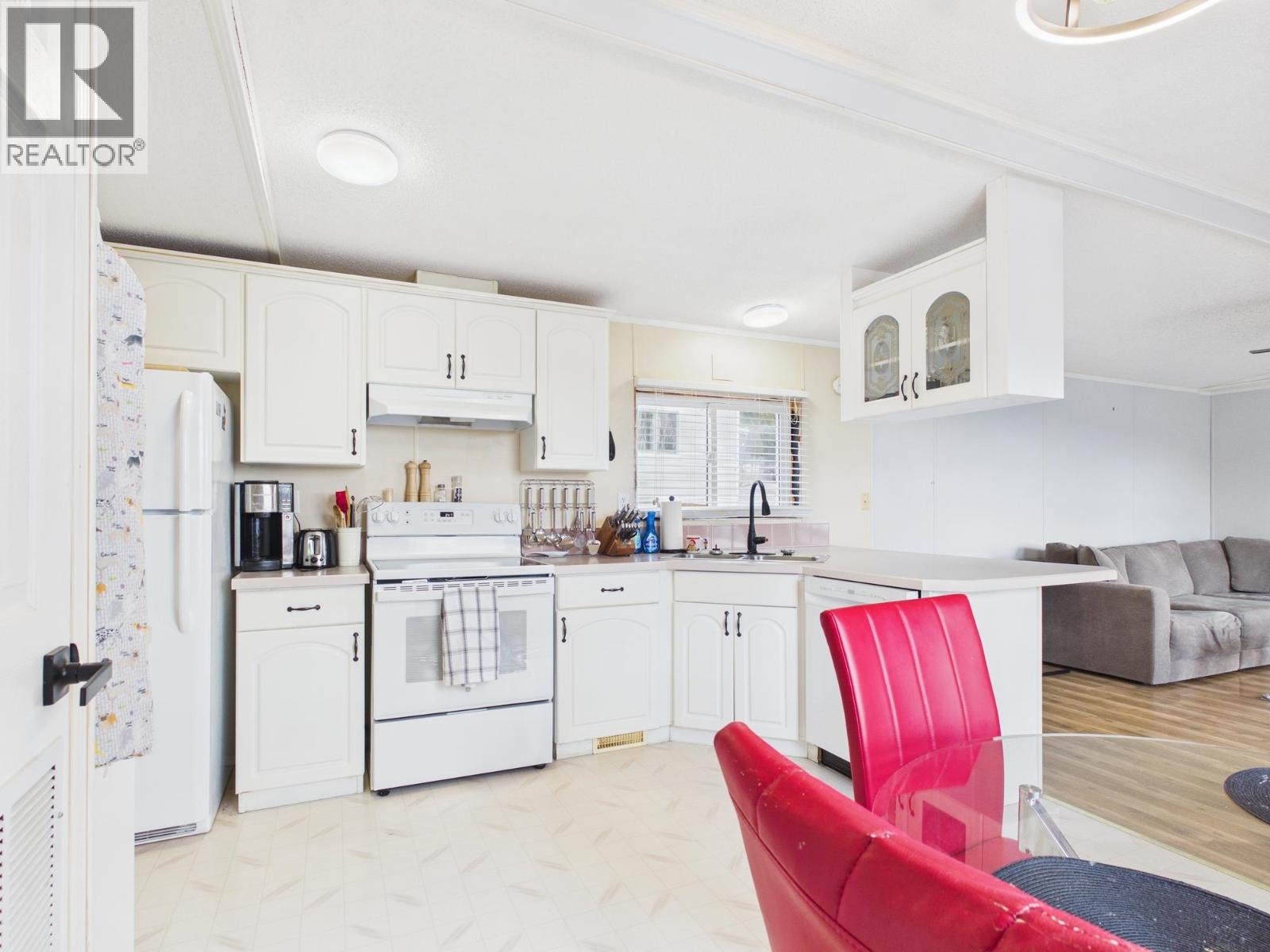 #39 997 CHILCOTIN 20 HIGHWAY - 13