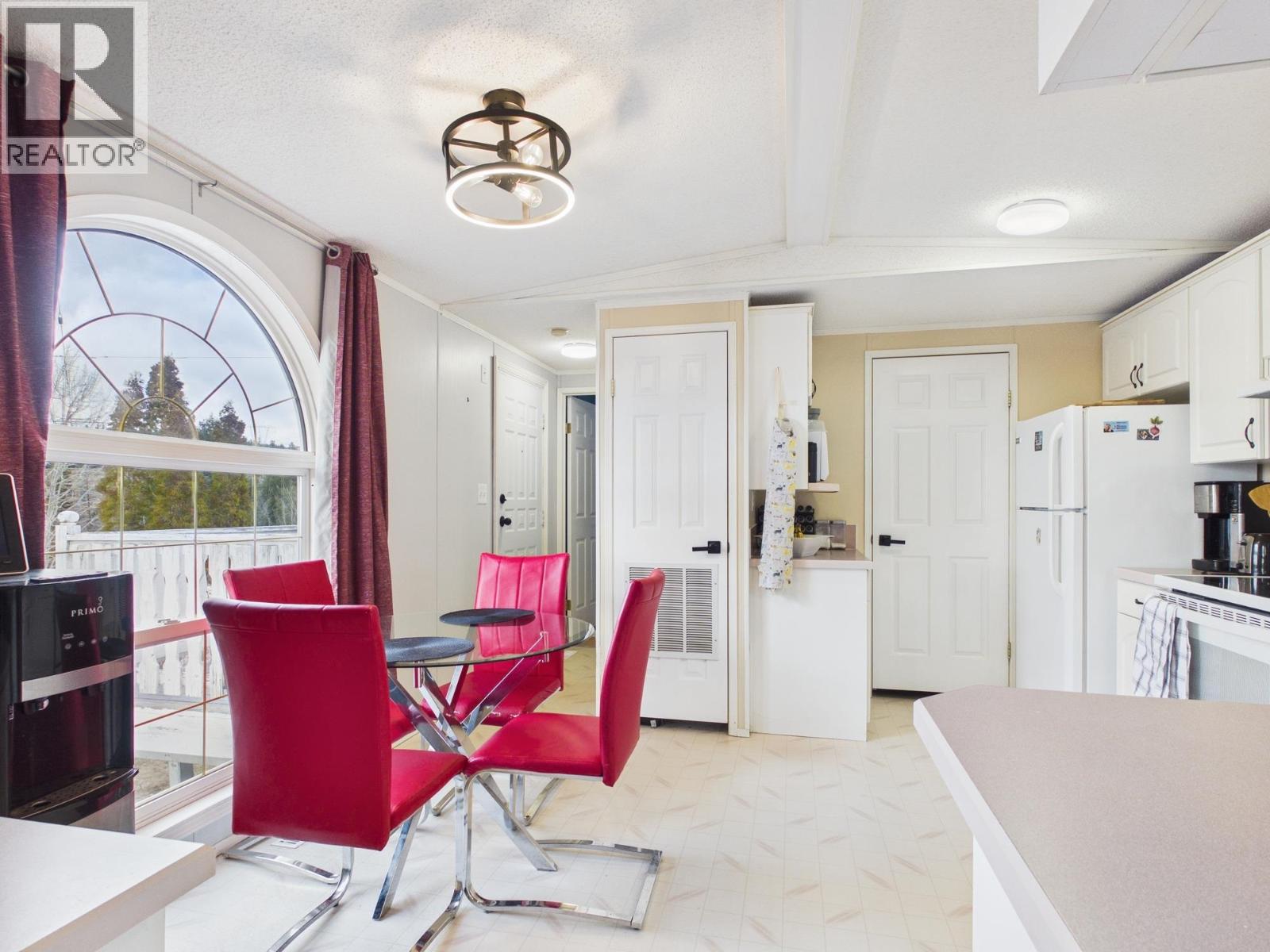 #39 997 CHILCOTIN 20 HIGHWAY - 16