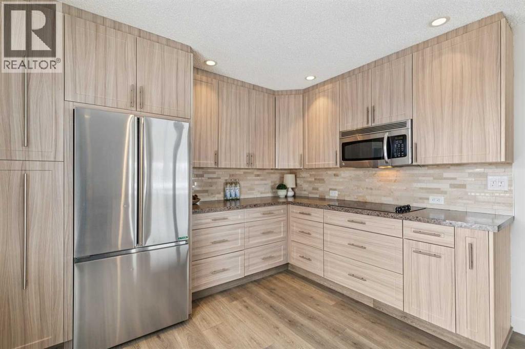 Single Family House Bi-level for Sale in  Braton Place SW Braeside Calgary 