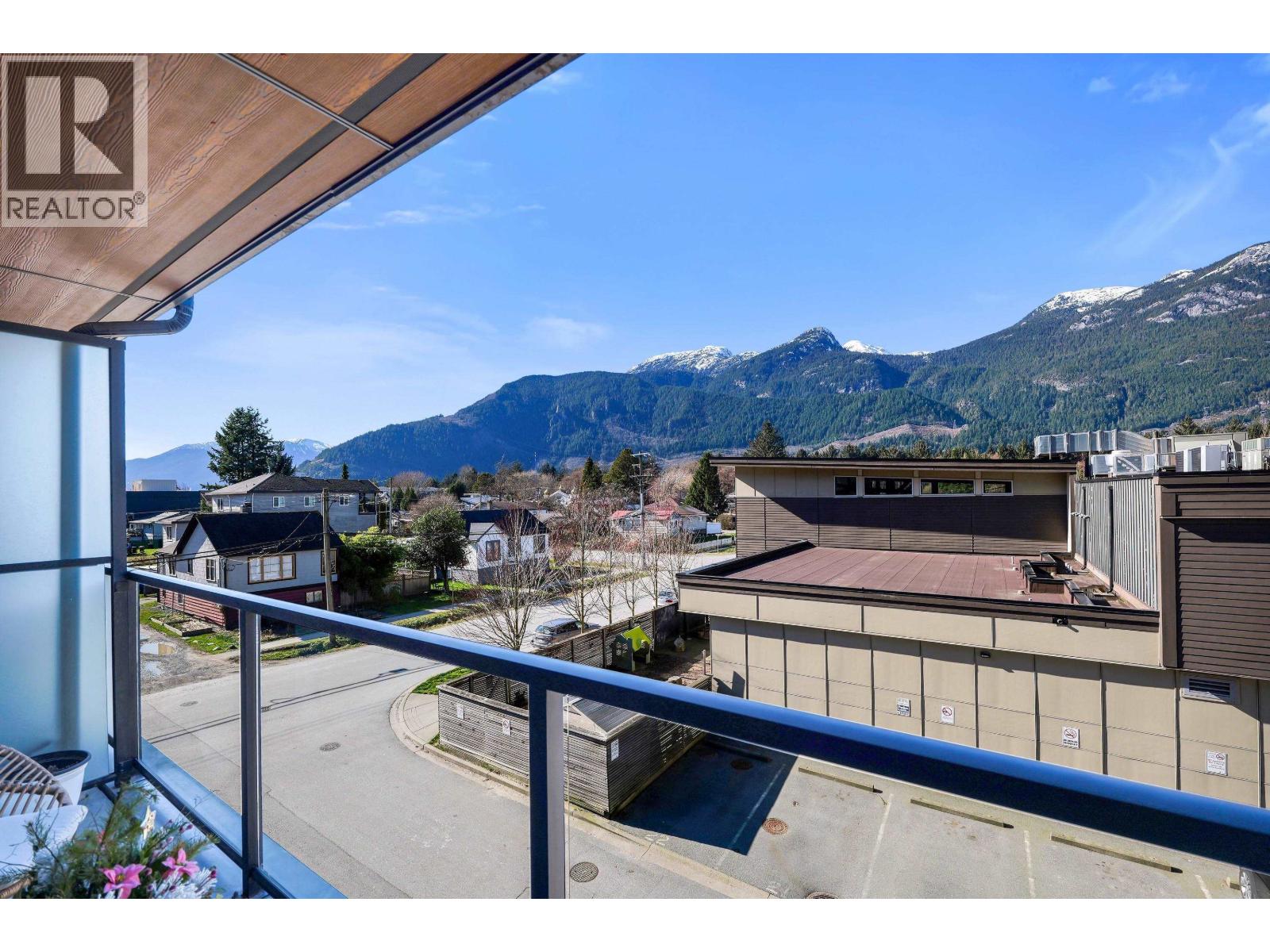 305 38013 THIRD AVENUE, Squamish
