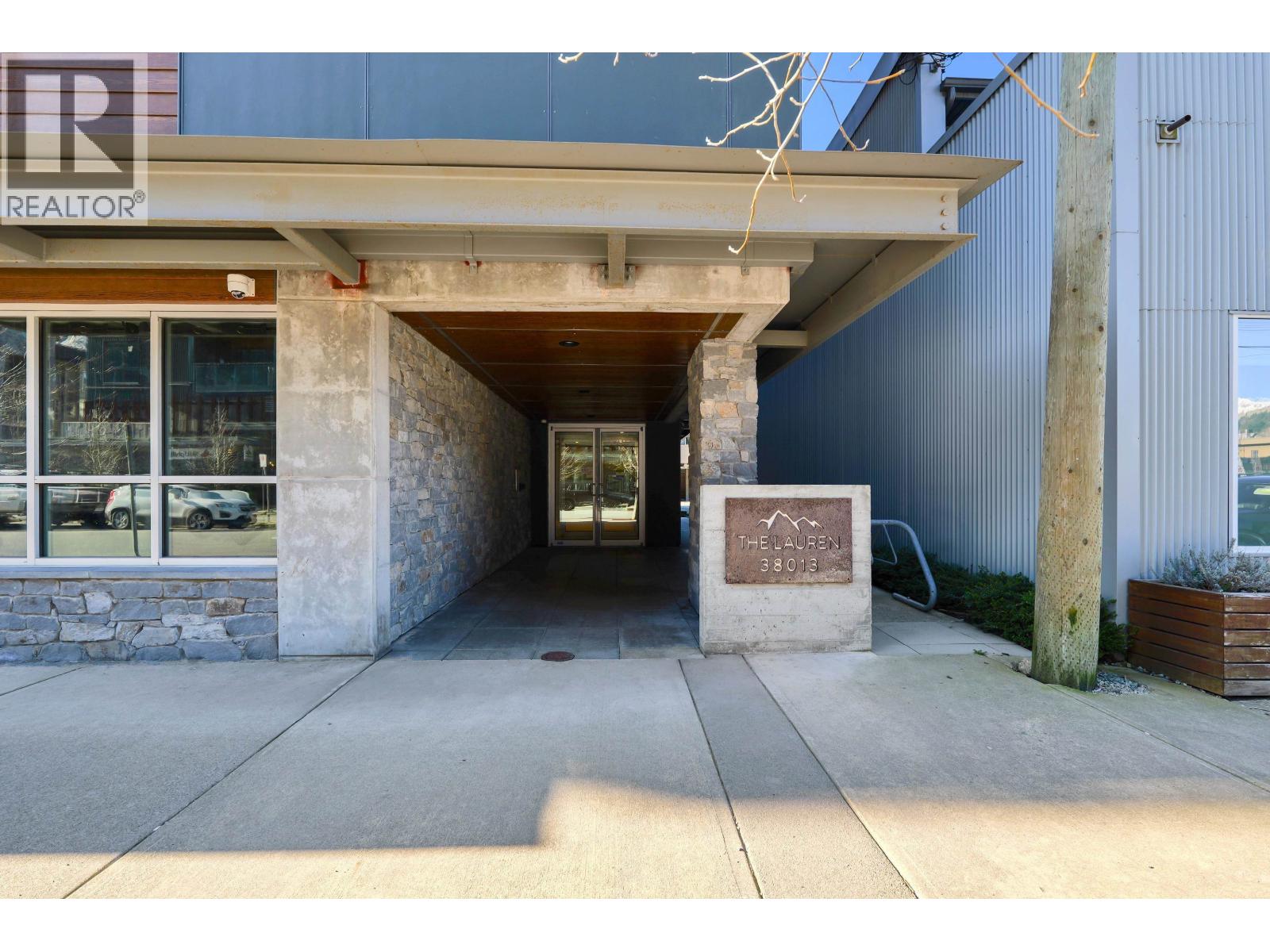 305 38013 THIRD AVENUE, Squamish