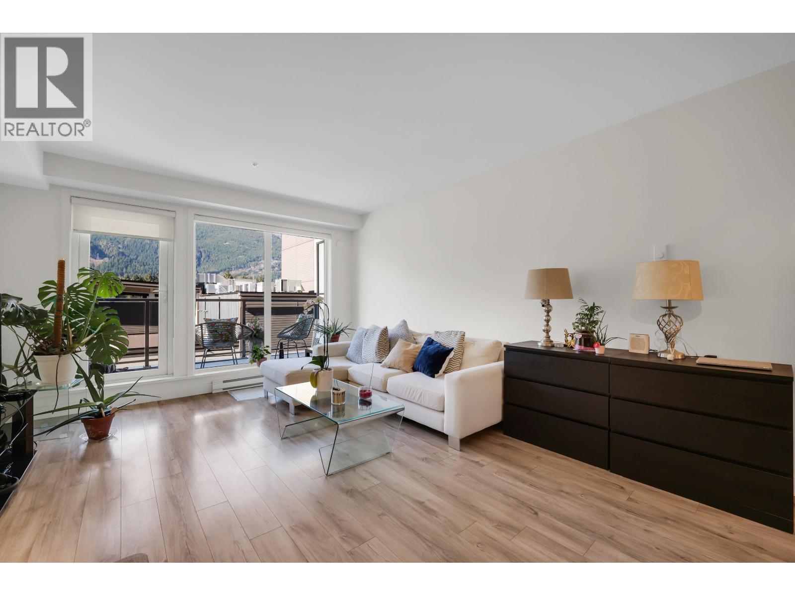 305 38013 THIRD AVENUE, Squamish