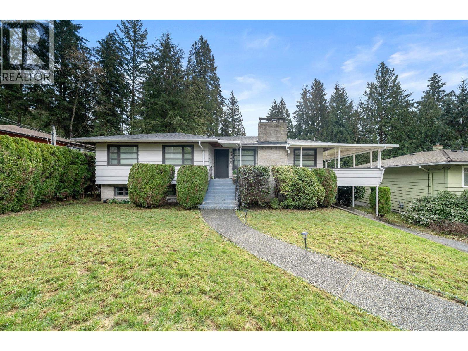 3990 DELBROOK AVENUE, North Vancouver