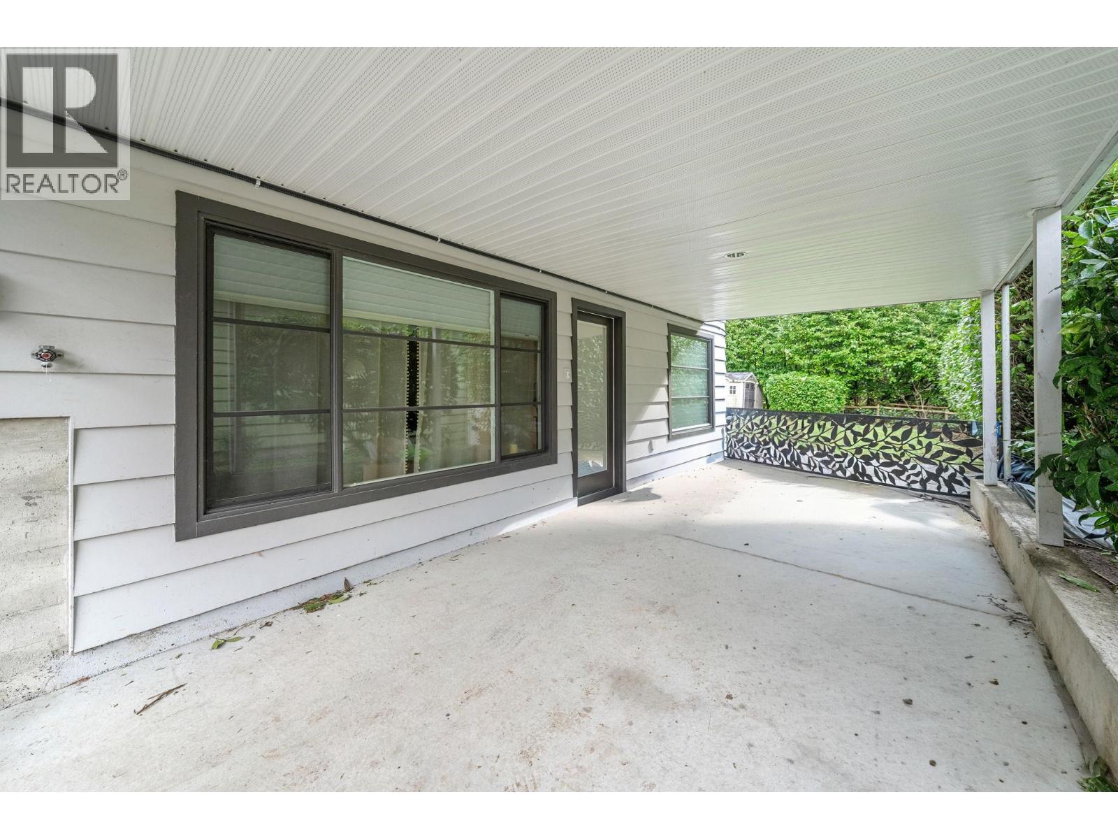 3990 DELBROOK AVENUE, North Vancouver