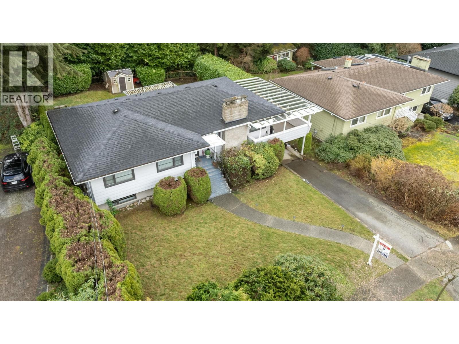 3990 DELBROOK AVENUE, North Vancouver