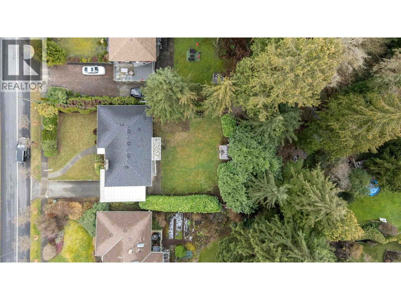 3990 DELBROOK AVENUE, North Vancouver
