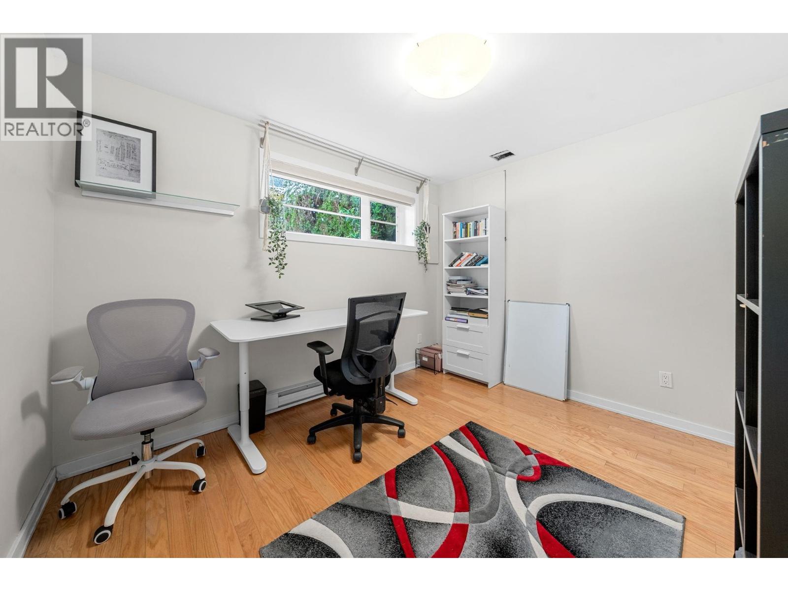 3990 DELBROOK AVENUE, North Vancouver