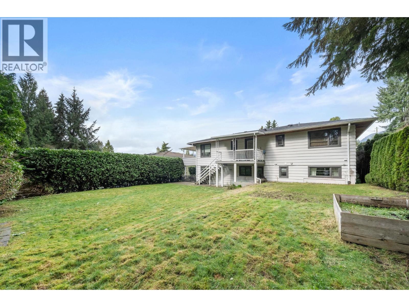 3990 DELBROOK AVENUE, North Vancouver