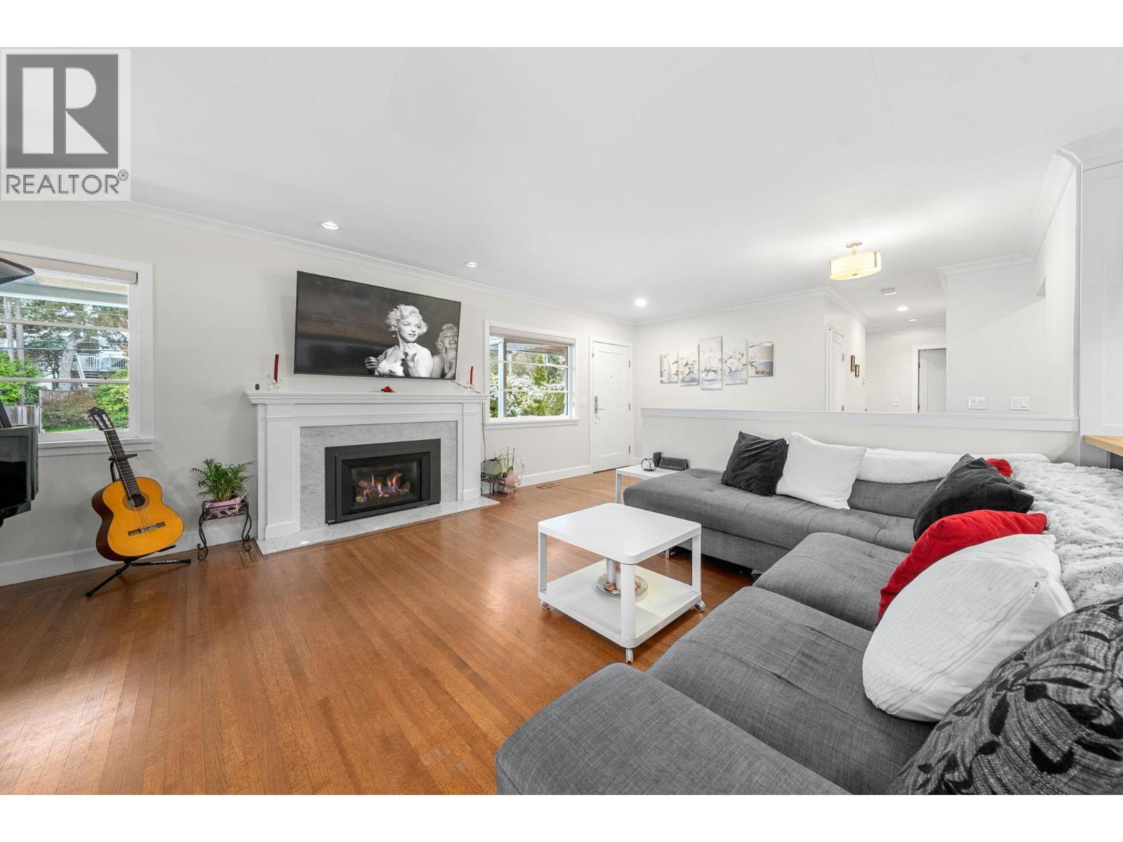 3990 DELBROOK AVENUE, North Vancouver