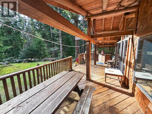 1229 TENNYSON RD, Savary Island