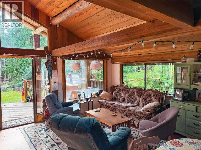 1229 TENNYSON RD, Savary Island