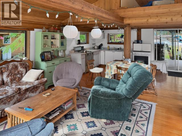 1229 TENNYSON RD, Savary Island