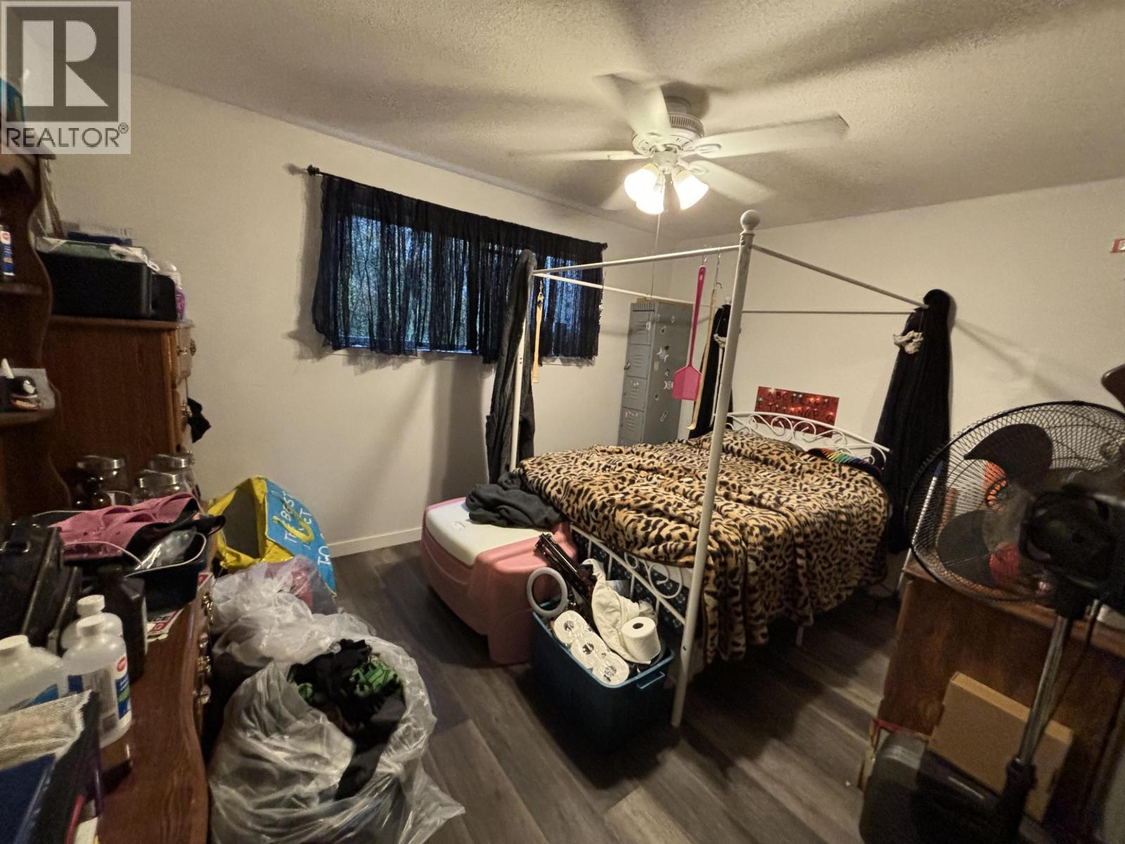 2318 OAK STREET - 9