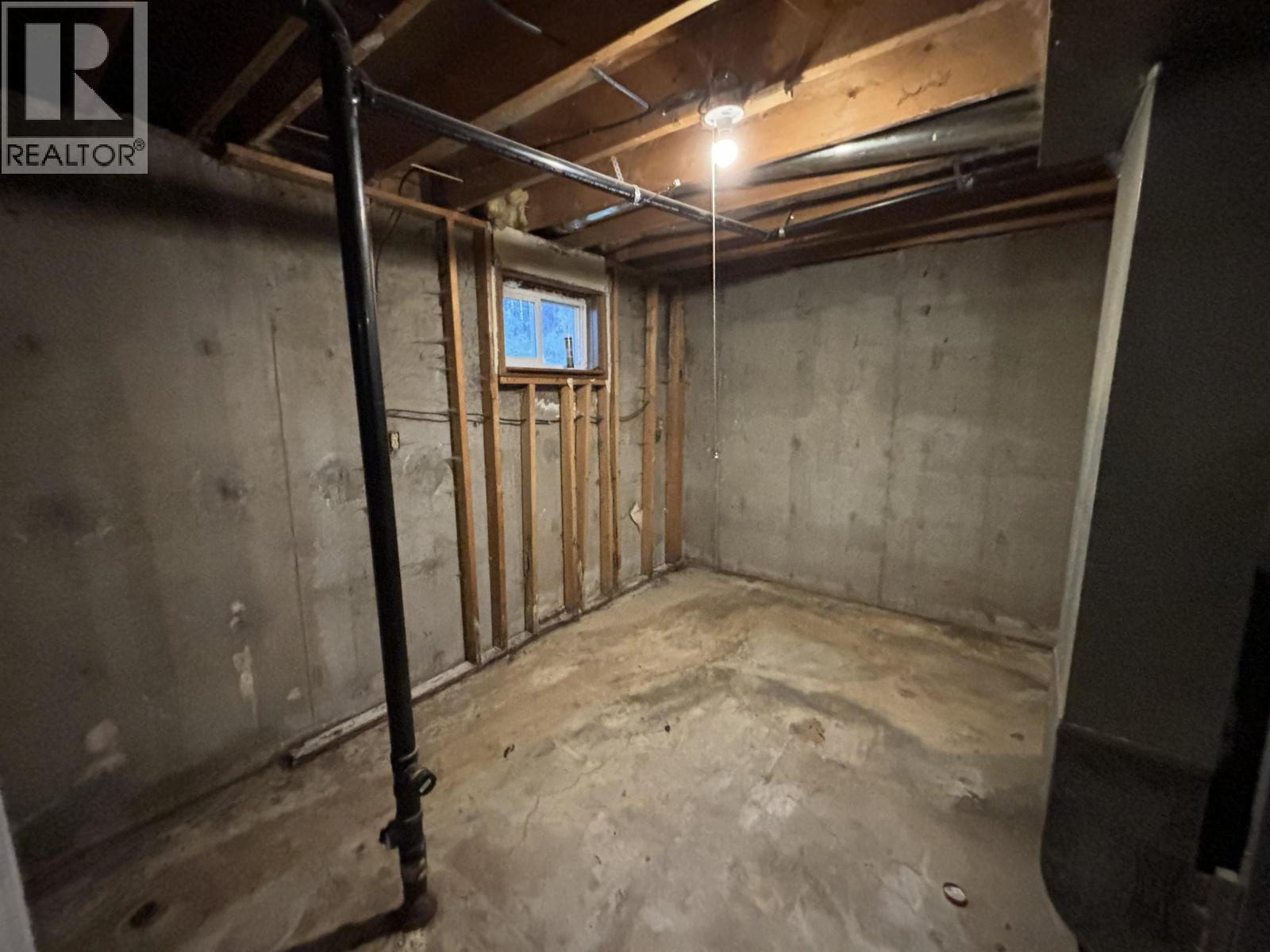 2318 OAK STREET - 7