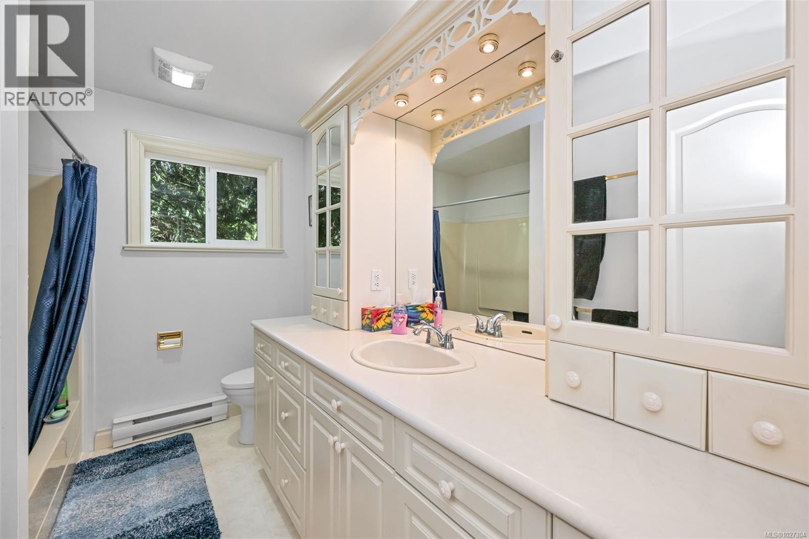1245 Fisher Rd - 46