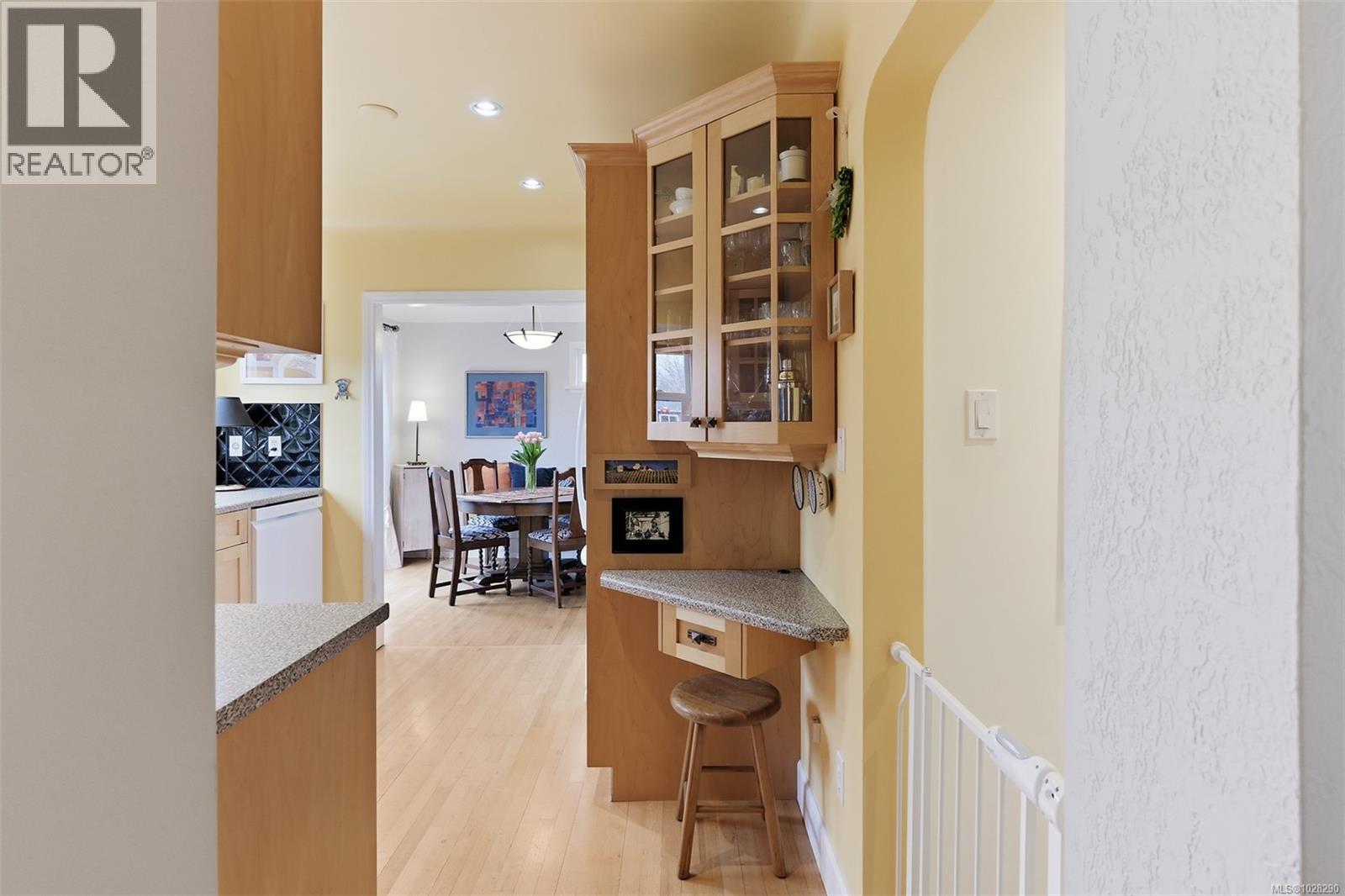 354 Stannard Ave, Victoria