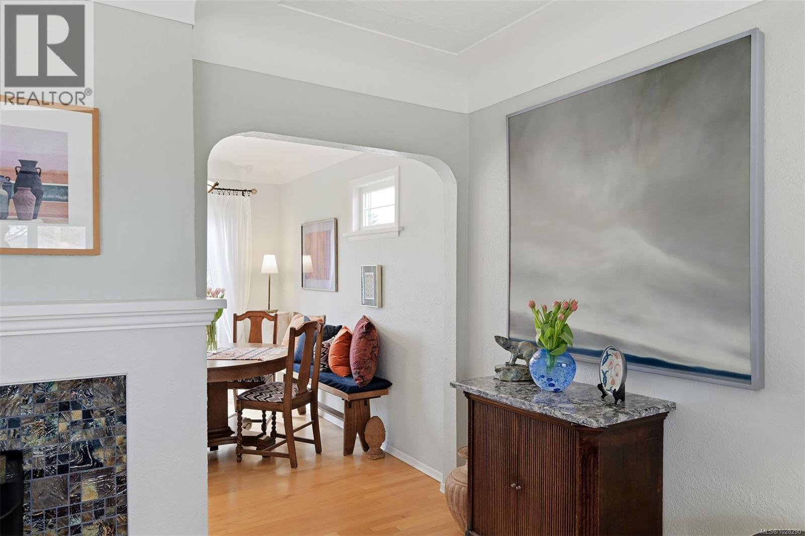 354 Stannard Ave, Victoria