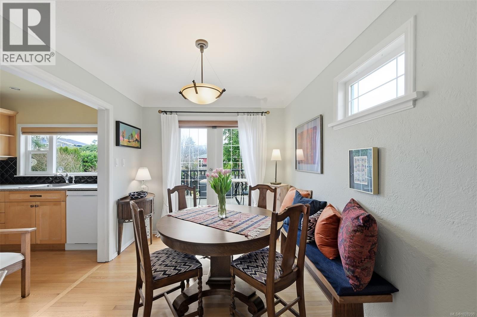 354 Stannard Ave, Victoria