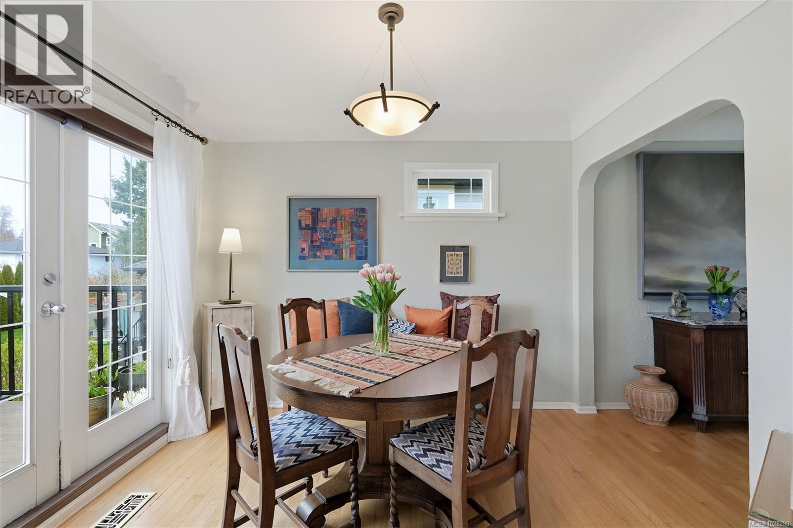 354 Stannard Ave, Victoria