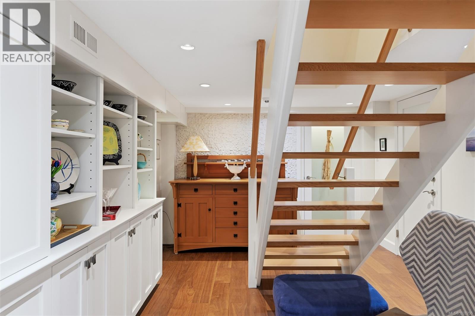 354 Stannard Ave, Victoria